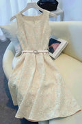 White Color : A-line Dress